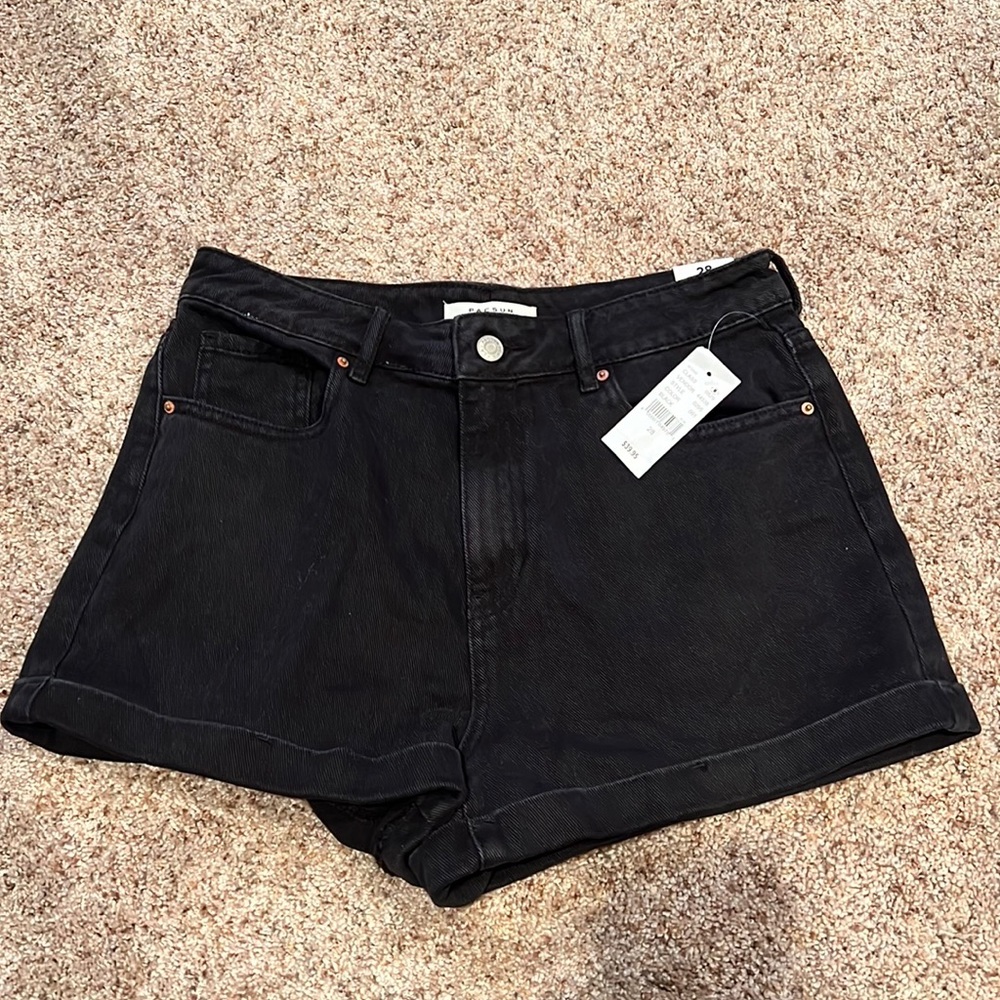 Black mom short
